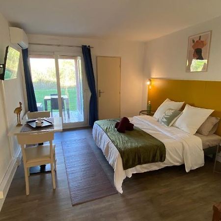 Joli Appartement 27M2 Oasis Provencale En Village Vacances En Camargue Arles Extérieur photo